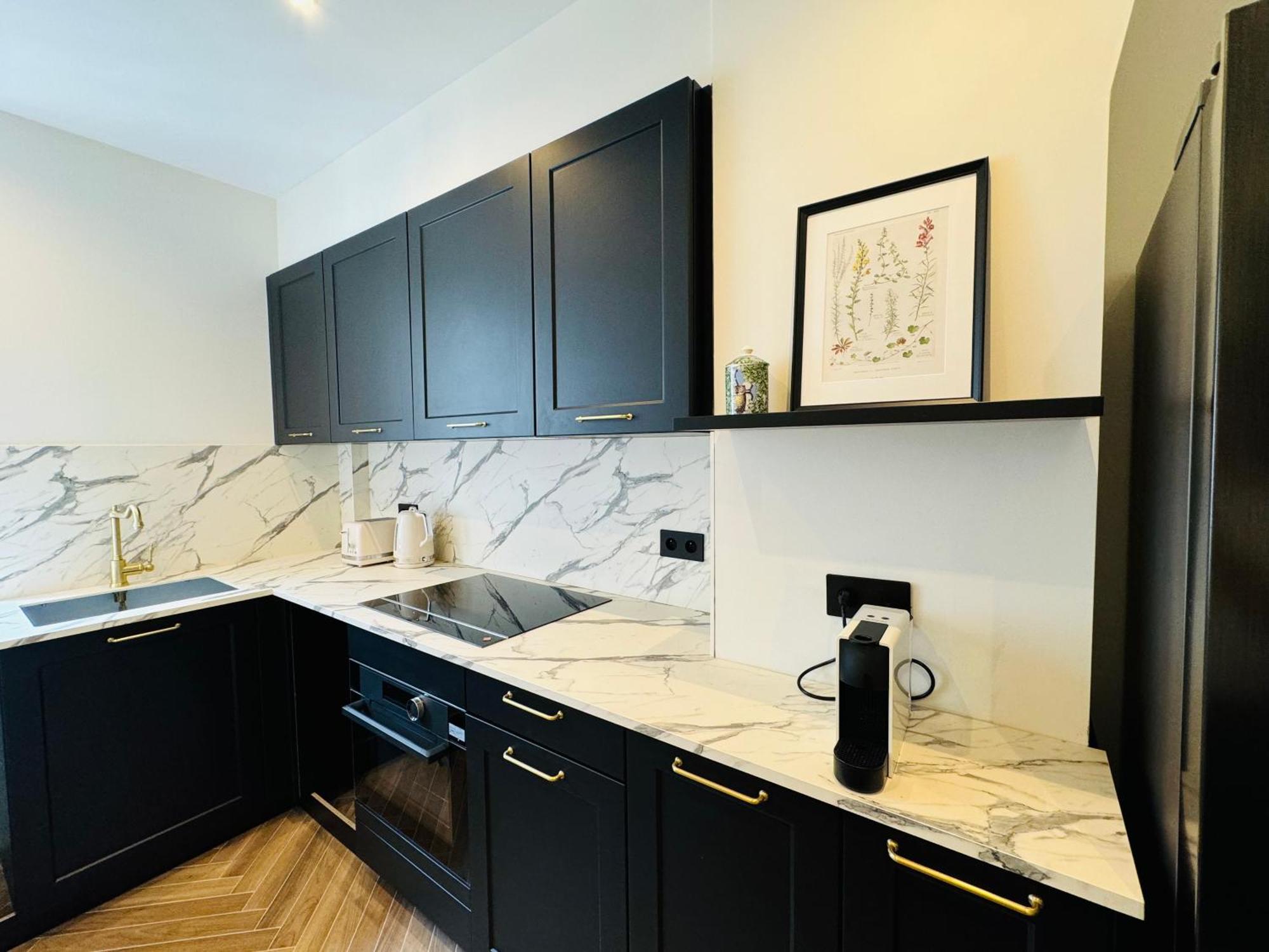 3 Bedrooms In Marais Apartment Paris