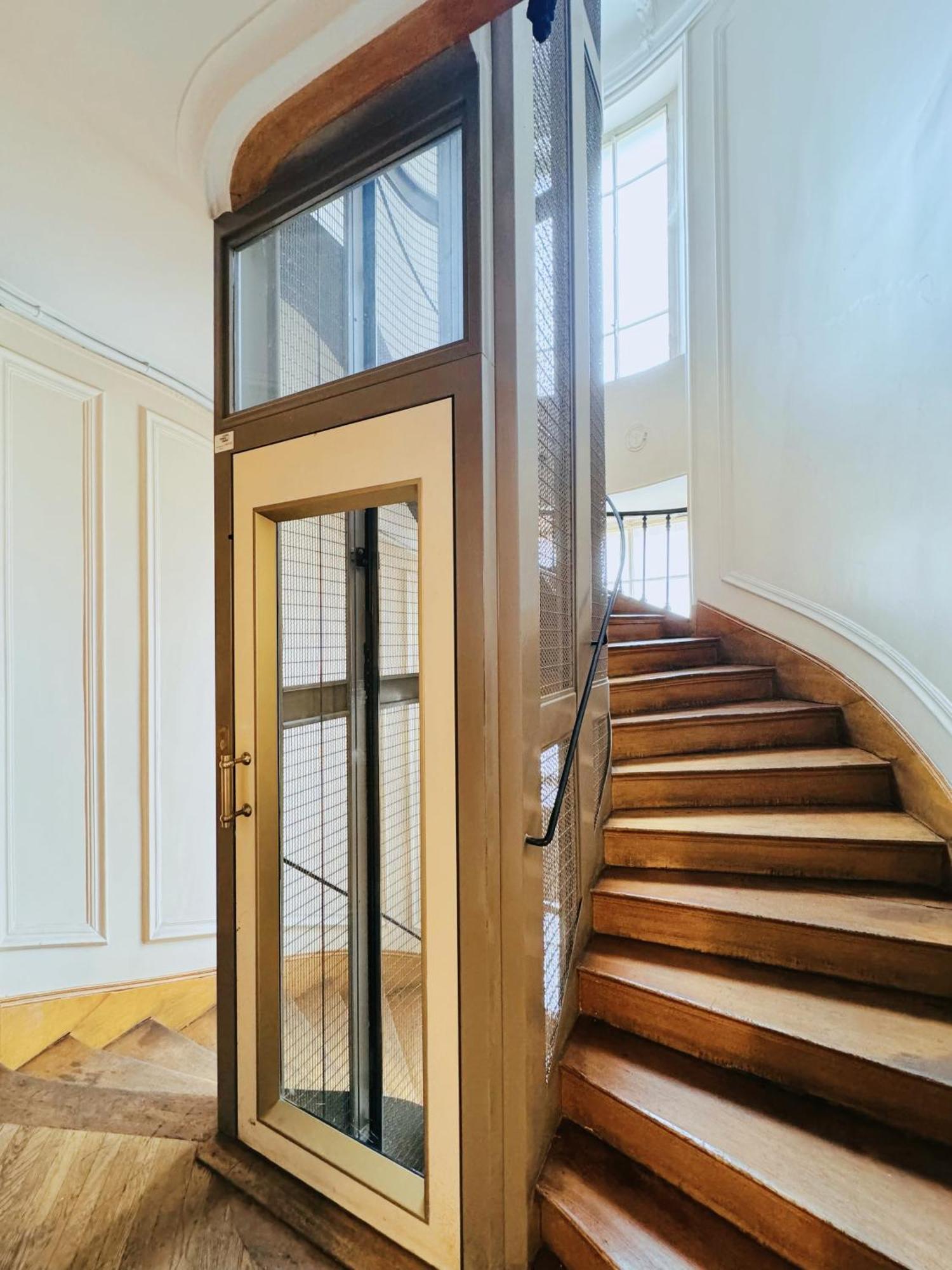 3 Bedrooms In Marais Paris