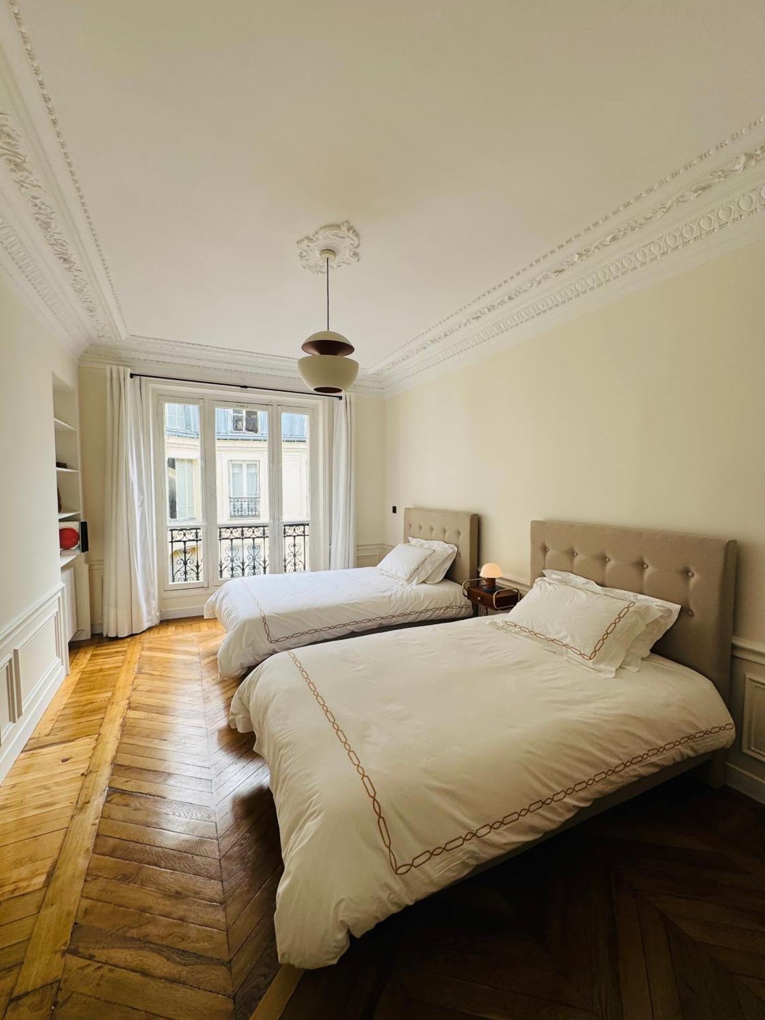 3 Bedrooms In Marais * Paris