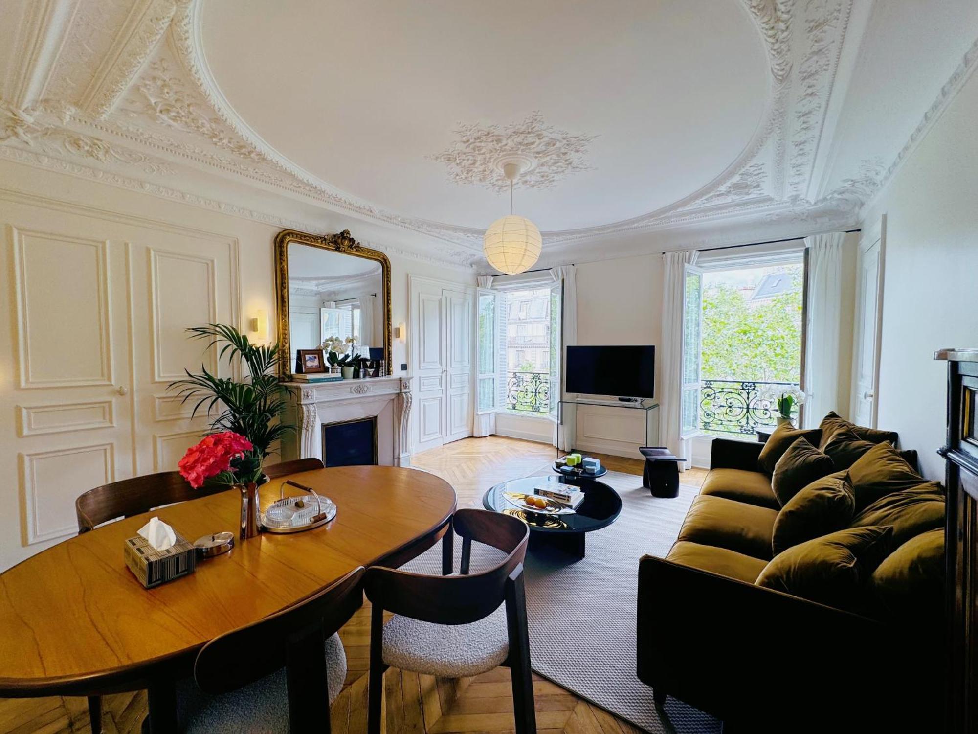 Apartment 3 Bedrooms In Marais